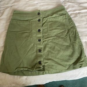 Madewell Station Button Front Mini Skirt olive green size 6 with pockets